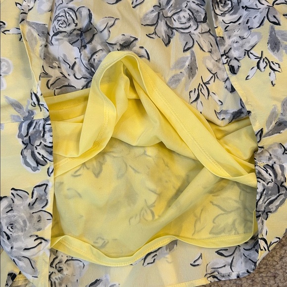 Motherhood Yellow and Gray Floral Maternity Dress Small 💛 - Picture 8 of 10